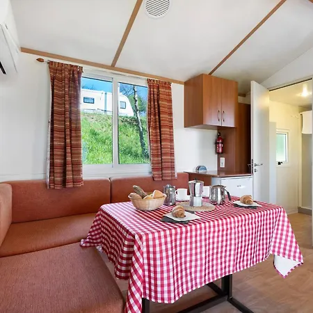 Royal * Петтенаско