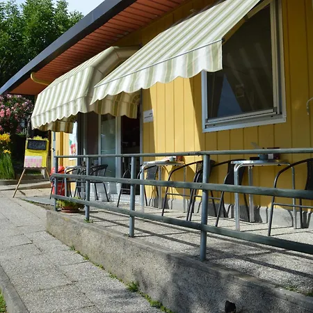 Royal Kemp Pettenasco